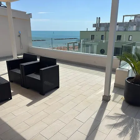 Palms Beach Pesaro Residence-3